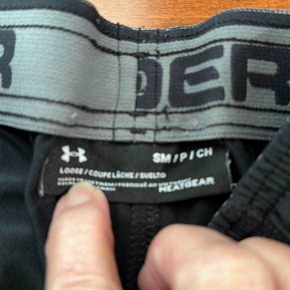 UNDER ARMOUR Black Heatgear unlined shorts - Picture 6 of 15